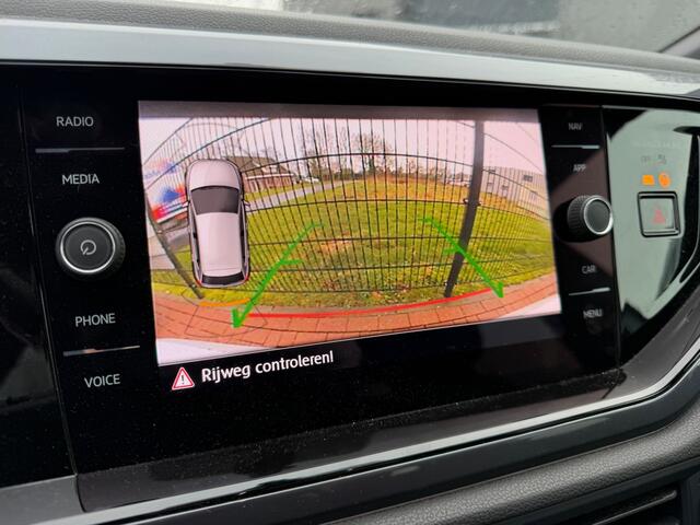 Volkswagen POLO 1.5 TSI 150pk DSG 3x R-line Highline Led , Panorama schuifdak, Virtual cockpit , Stoelverwarming , PDC, DAB+, Carplay, Achteruitrijcamera , LMV , etc. (nieuwe APK)