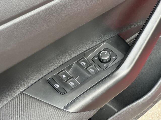 Volkswagen POLO 1.0 TSI DSG Style | Virtual | Stoelverwarming | Climate | Led IQ | 4-Season | Rijklaar incl. garantie