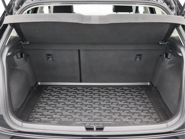 Volkswagen POLO 1.0 TSI Life Business/ lage km/ zeer mooi!