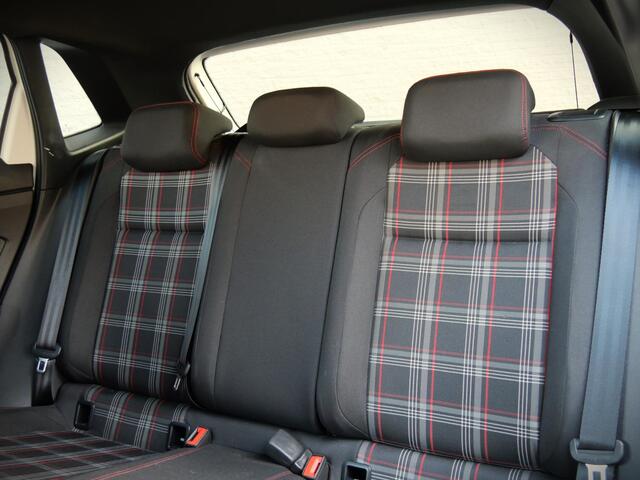 Volkswagen POLO 2.0TSI GTI/ LED-KOPLAMPEN/ 18INCH BRESCIA/ PDC V+A/ WINTER PAKKET