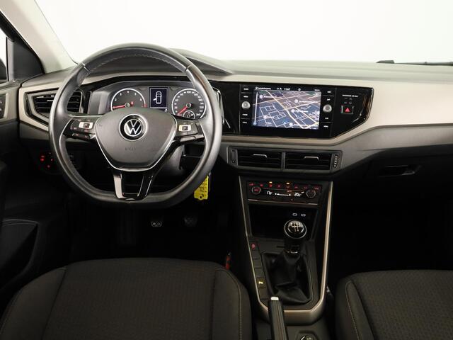 Volkswagen POLO 1.0 TSI Comfortline 95 PK | Navigatie | Parkeersensoren voor en achter | Automatische airco |