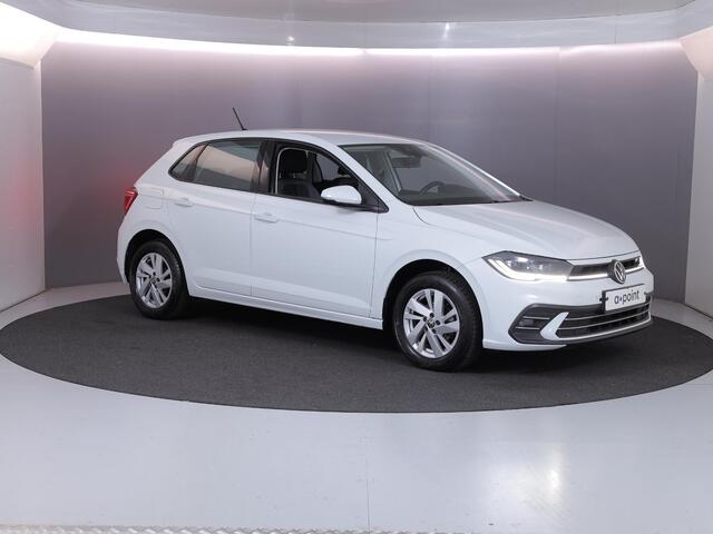 Volkswagen POLO 1.0 TSI Style 95 PK | Matrix koplampen | Navigatie via app | Parkeersensoren | Privacy glass |