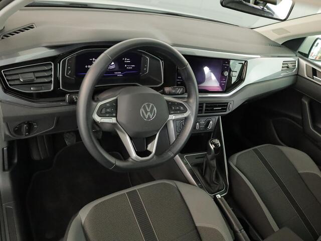 Volkswagen POLO 1.0 TSI Style 95 PK | Matrix koplampen | Navigatie via app | Parkeersensoren | Privacy glass |