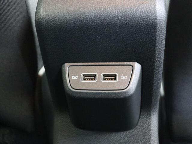 Volkswagen POLO 1.0 TSI Comfortline Business | Achteruitrijcamera | Parkeersensoren voor/achter | Gescheiden climate control |