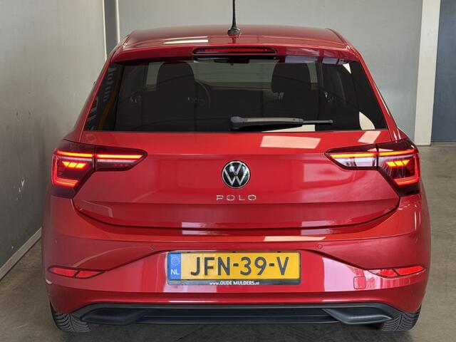 Volkswagen POLO 1.0 TSI IQ Light/Stoelverwarming/Navi/Carplay