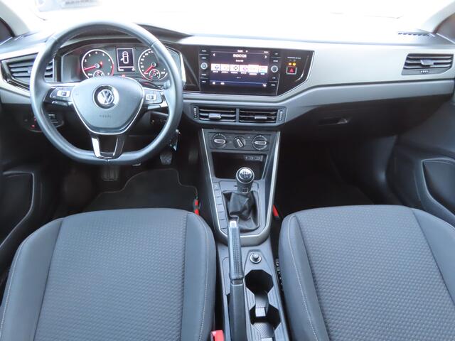 Volkswagen POLO 1.0 Comfortline | camera | cruise control | trekhaak | carplay