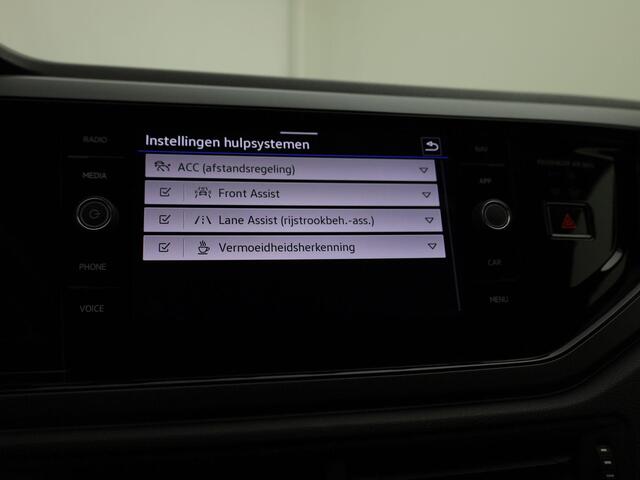 Volkswagen POLO 1.0TSI/95PK R-Line · Navigatie · Parkeersensoren · Apple/Android Car Play · Garantie t/m 12-07-2026 of 100.000km.