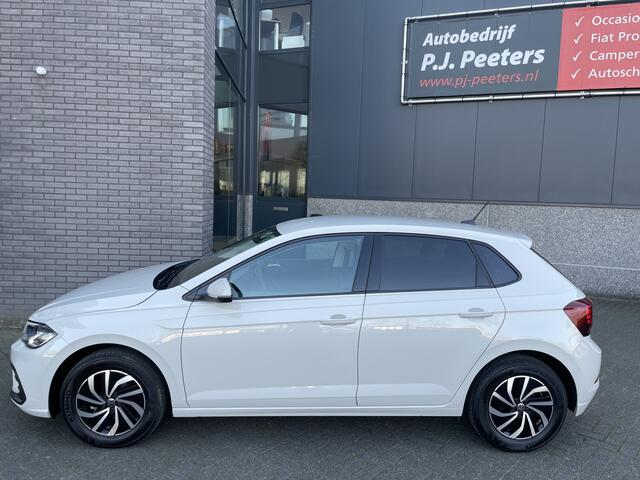 Volkswagen POLO 1.0 TSI Life Edition Achteruitrijcamera - Parkeersensoren - Apple carplay - Airco - Cruise control - Led verlichting - Licht metalen velgen 15 inch - Radio - Rijstrooksensor - Start/stop systeem - Stuur multifunc