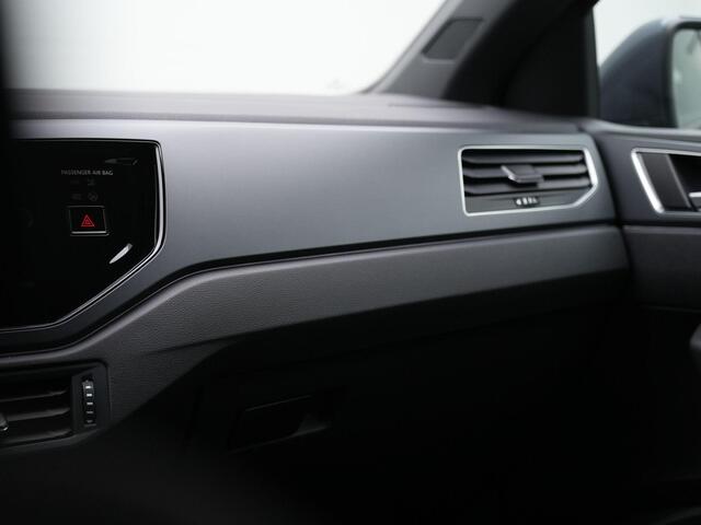 Volkswagen POLO 1.0 TSI 95 pk DSG R-Line | IQ Light | Achteruitrijcamera | Stoelverwarming | Adaptive Cruise | Navigatie