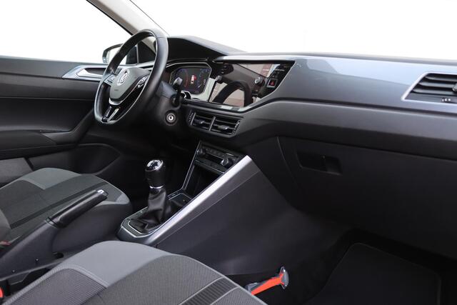 Volkswagen POLO 1.0 TSI Highline Adaptive | Carplay | Sensoren