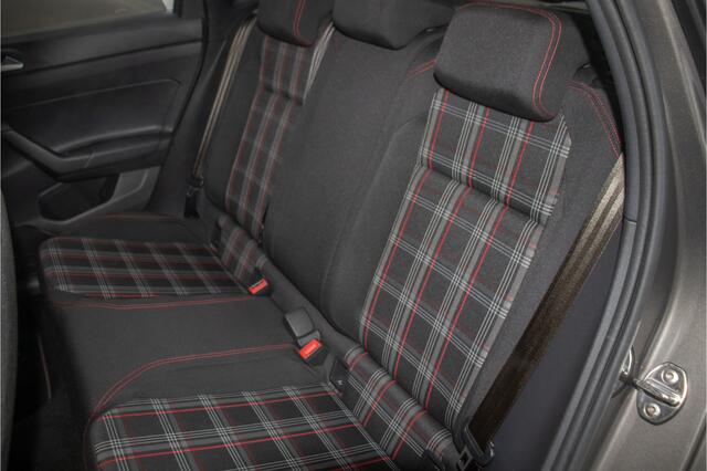 Volkswagen POLO 2.0 TSI GTI, Origineel NL, Panoramadak, Full LED, Beats, Carplay, Virtual Cockpit, Camera, DAB+, Navigatie, PDC.