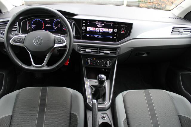 Volkswagen POLO 1.0 TSI Go | Incl. 12 maanden Garantie | Stoelverwarming | Parkeersensoren V+A | Cruise controle | Airco | LED Koplampen | Digital cockpit | Apple CarPlay/Android Auto |