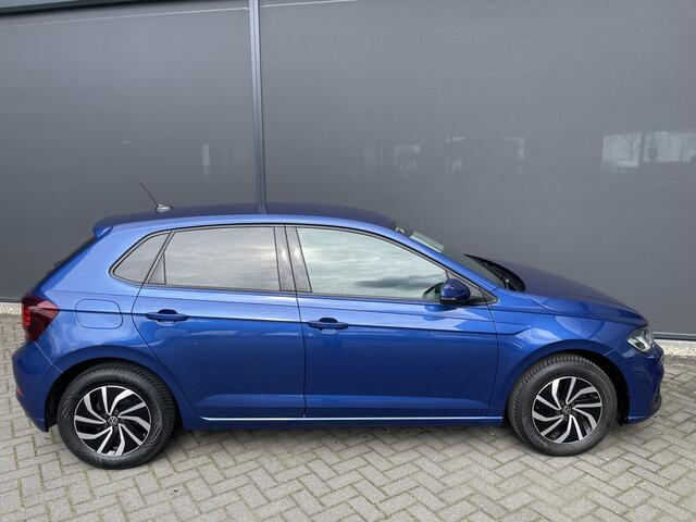 Volkswagen POLO 1.0 TSI Life Business Achteruitrijcamera - Apple carplay - Airco - Cruise control - Parkeersensoren - Bluetooth - Led verlichting - Navigatie - Radio - Licht metalen velgen 15 inch - Stoelverwarming - Start/stop systeem - Stuur leder - Stuur multifunction