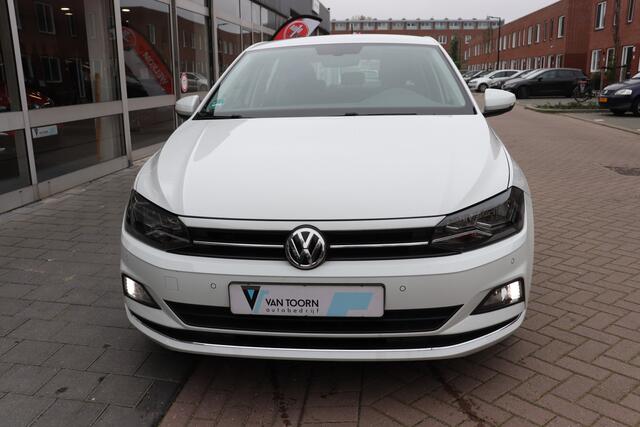 Volkswagen POLO 1.0 TSI Highline Automaat . Trekhaak.