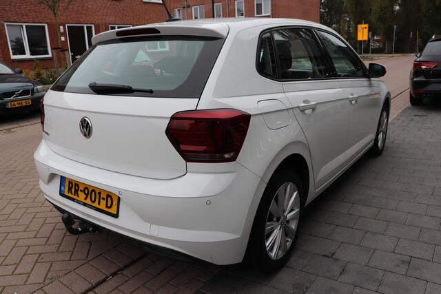 Volkswagen POLO 1.0 TSI Highline Automaat . Trekhaak.