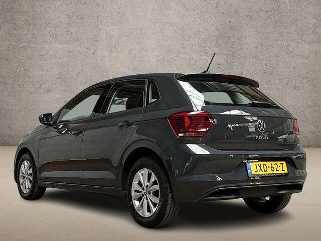 Volkswagen POLO 1.0 TSI Sportline Automaat (APPLE CARPLAY, GROOT NAVI, ADAPTIVE CRUISE, LM VELGEN, SPORTSTOELEN, PARKEERSENSOREN, ARMSTEUN, NIEUWSTAAT)