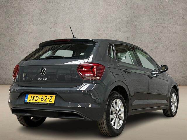 Volkswagen POLO 1.0 TSI Sportline Automaat (APPLE CARPLAY, GROOT NAVI, ADAPTIVE CRUISE, LM VELGEN, SPORTSTOELEN, PARKEERSENSOREN, ARMSTEUN, NIEUWSTAAT)