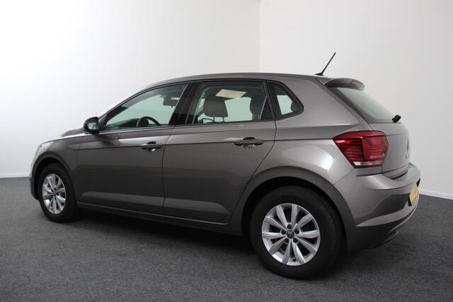 Volkswagen POLO 1.0 TSI DSG Highline Navigatie Apple Carplay / Android Auto Climate Control Cruise control Lichtmetalen Velgen