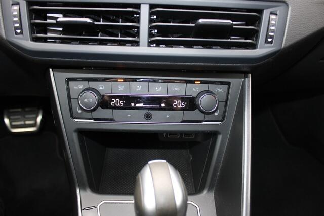 Volkswagen POLO 2.0 TSI GTI 220PK Navi Apple Car Climate/Cruise F1 Paddles 18LM