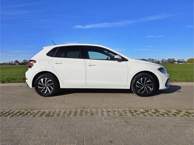 Volkswagen POLO 1.0 TSI Life Edition - 95 Pk - Euro 6 - AUTOMAAT - ParkeerCamera - AppleCarplay AndroidAuto