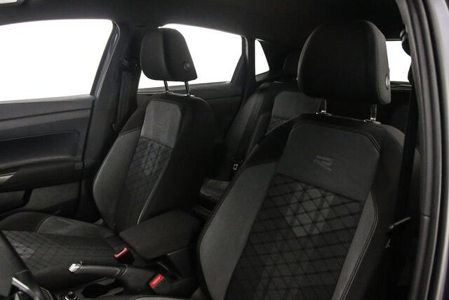 Volkswagen POLO R-Line 1.0 TSI 95pk Adaptive cruise control, LED matrix koplampen, Achteruitrijcamera, Stoelverwarming, App connect, Parkeersensoren, Airco, DAB, Radio