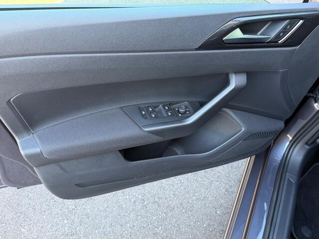 Volkswagen POLO 1.0 TSI Life | Climate | 4-Season | Stoelverwarming | Carplay | Navi | Extra getint glas | Rijklaar incl. garantie