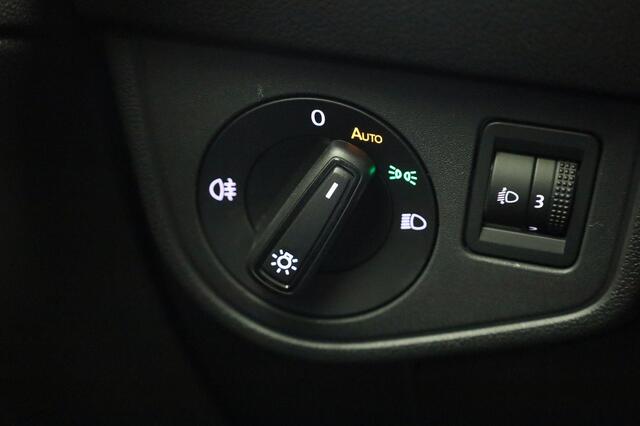 Volkswagen POLO Life Edition 1.0 TSI 95 pk 5 versn. Hand · Achteruitrijcamera · regensensor ·