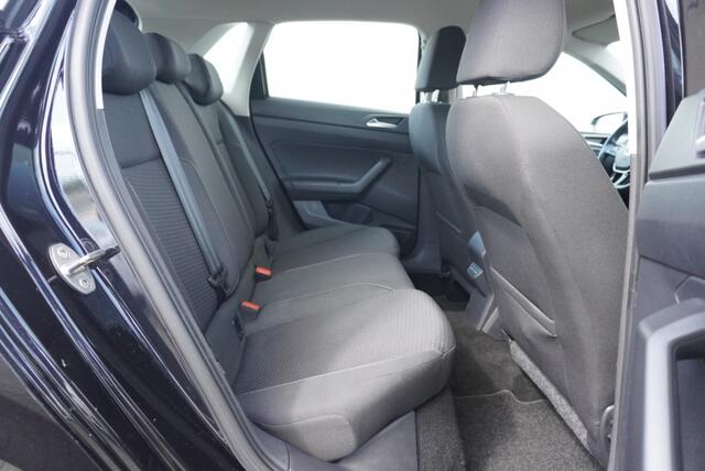 Volkswagen POLO 1.0 TSI Comfortline Automaat | Clima | Park. sensoren | CarPlay