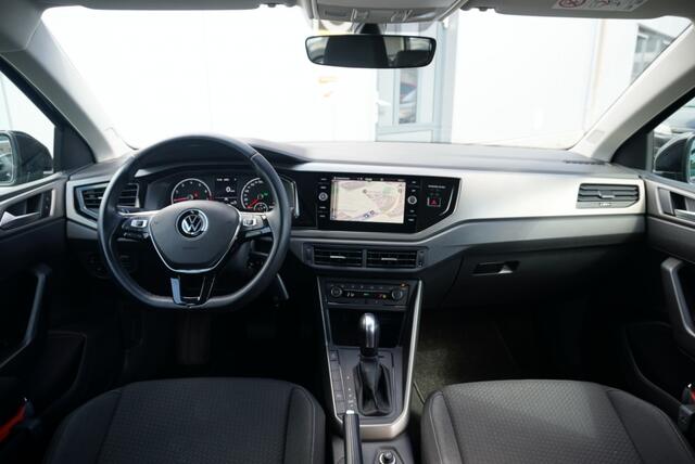 Volkswagen POLO 1.0 TSI Comfortline Automaat | Clima | Park. sensoren | CarPlay