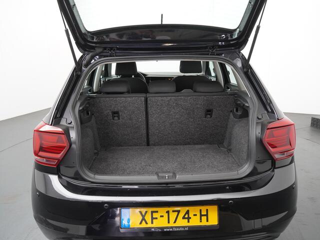 Volkswagen POLO 1.0 TSI Comfortline Business - Navigatie - Cruise Control - Parkeersensoren