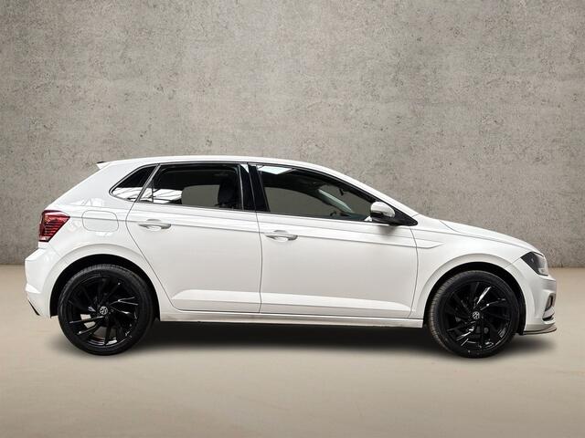 Volkswagen POLO 1.0 Sportline (APPLE CARPLAY, GROOT NAVI, LM VELGEN, SPORTSTOELEN, CRUISE, LEDER STUURWIEL, NIEUWSTAAT)