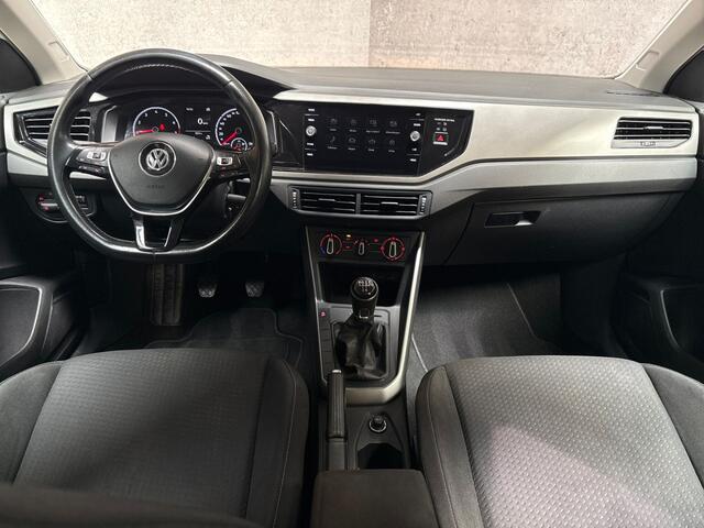 Volkswagen POLO 1.0 Sportline (APPLE CARPLAY, GROOT NAVI, LM VELGEN, SPORTSTOELEN, CRUISE, LEDER STUURWIEL, NIEUWSTAAT)