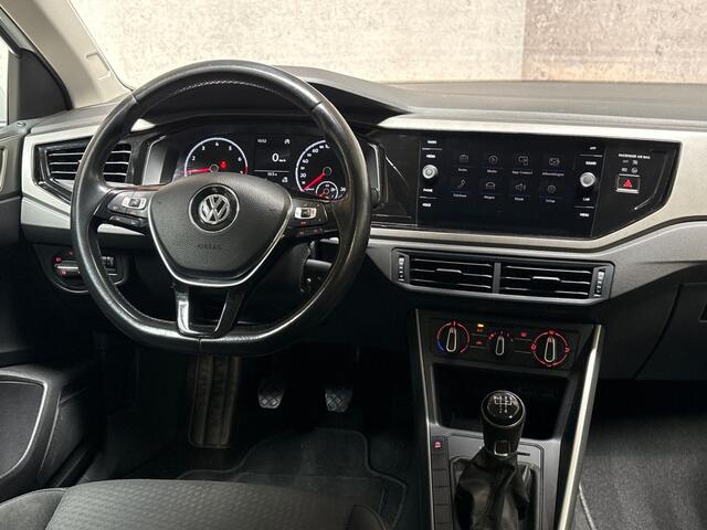 Volkswagen POLO 1.0 Sportline (APPLE CARPLAY, GROOT NAVI, LM VELGEN, SPORTSTOELEN, CRUISE, LEDER STUURWIEL, NIEUWSTAAT)