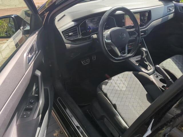 Volkswagen POLO 1.0 TSI R-Line / Navigatie / App connect / Parkeersensoren V+A / Climate controle / Lichtmetaal 16 inch /