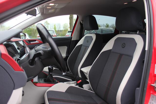 Volkswagen POLO 1.0 TSI Comfortline / NL Auto! / 1e Eign. / Trekhaak / CarPlay / Beats / 16'' / ACC