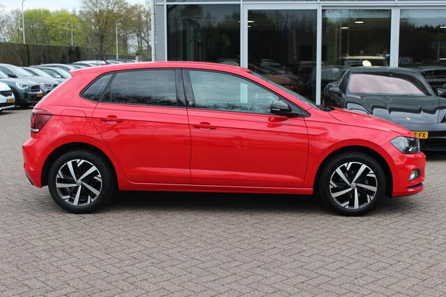Volkswagen POLO 1.0 TSI Comfortline / NL Auto! / 1e Eign. / Trekhaak / CarPlay / Beats / 16'' / ACC