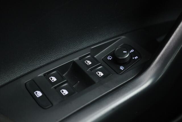 Volkswagen POLO 1.0 TSI Style DSG | Apple CarPlay & Android Auto | Camera | Digi. Cockpit | PDC V+A | Stoelverw.