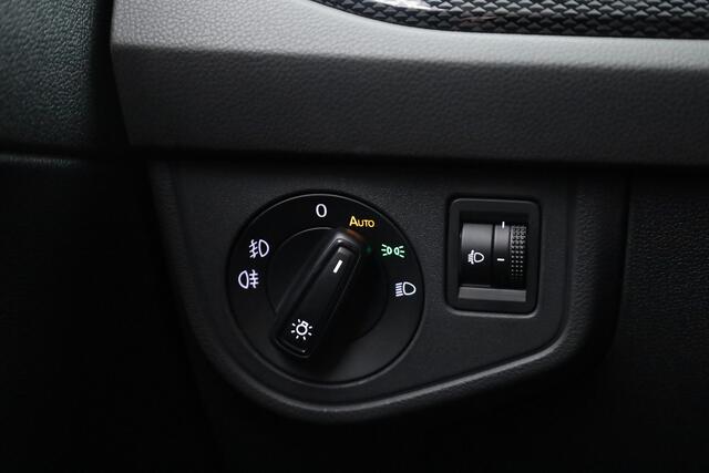 Volkswagen POLO 1.0 TSI Style DSG | Apple CarPlay & Android Auto | Camera | Digi. Cockpit | PDC V+A | Stoelverw.