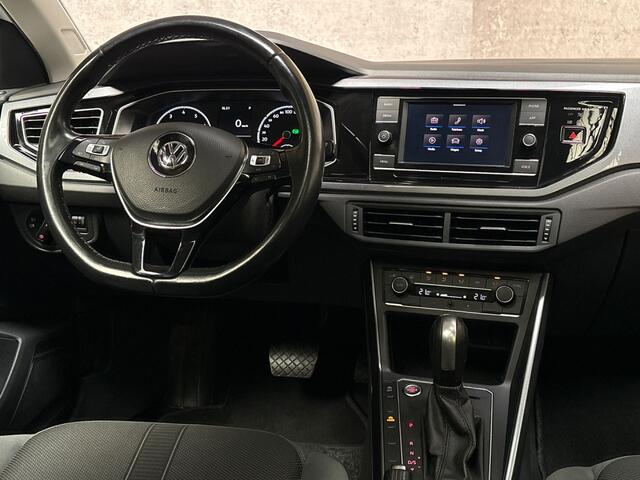 Volkswagen POLO 1.0 TSI Sportline Automaat (SCHUIFDAK, APPLE CARPLAY, KEYLESS, CLIMATE, MODE KNOP, SPORTSTOELEN, ADAPTIVE CRUISE, LM VELGEN, GETINT GLAS, NIEUWSTAAT)