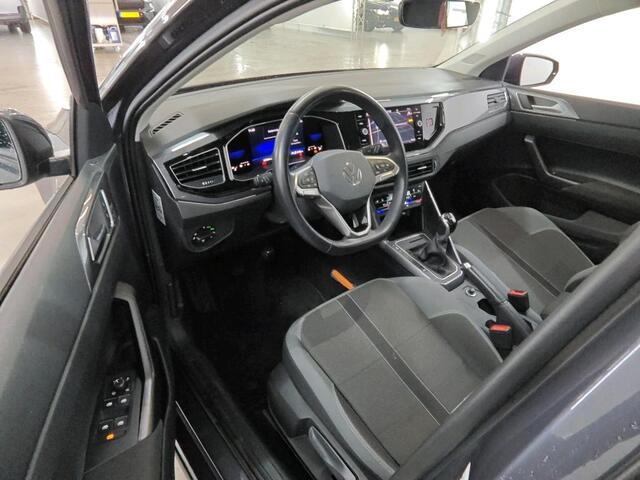 Volkswagen POLO 1.0 TSI Style / PARK. SENSOREN/ IQ. LIGHT/ APP CONNECT/ ADAPT. CRUISE/ NAVI/ CLIMA/ 16" LMV
