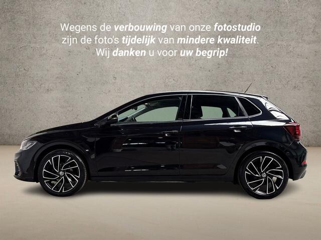 Volkswagen POLO 1.0 TSI Sportline Automaat (VIRTUAL COCKPIT, APPLE CARPLAY, KEYLESS, GROOT NAVI, CLIMATE, SPORTSTOELEN, LM VELGEN, CAMERA, GETINT GLAS, NIEUWSTAAT)