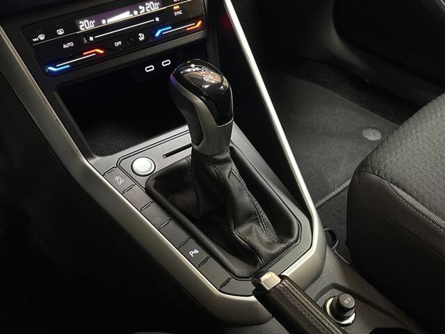 Volkswagen POLO 1.0 TSI Sportline Automaat (VIRTUAL COCKPIT, APPLE CARPLAY, KEYLESS, GROOT NAVI, CLIMATE, SPORTSTOELEN, LM VELGEN, CAMERA, GETINT GLAS, NIEUWSTAAT)