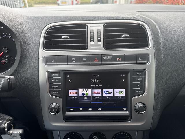 Volkswagen POLO 1.0 BlueMotion Connected Series - Carplay | Camera | PDC v+a | NAV | DAB | Stoelverw.