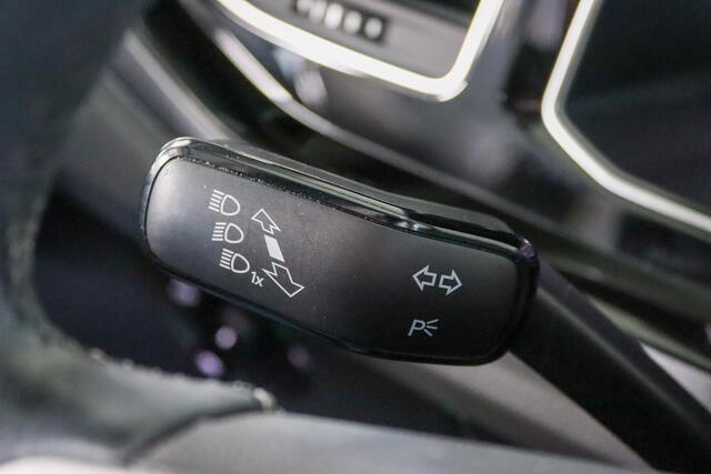 Volkswagen POLO 1.0 TSI Style IQ Light, Navigatie, Stoelverwarming, Apple CarPlay/Android Auto