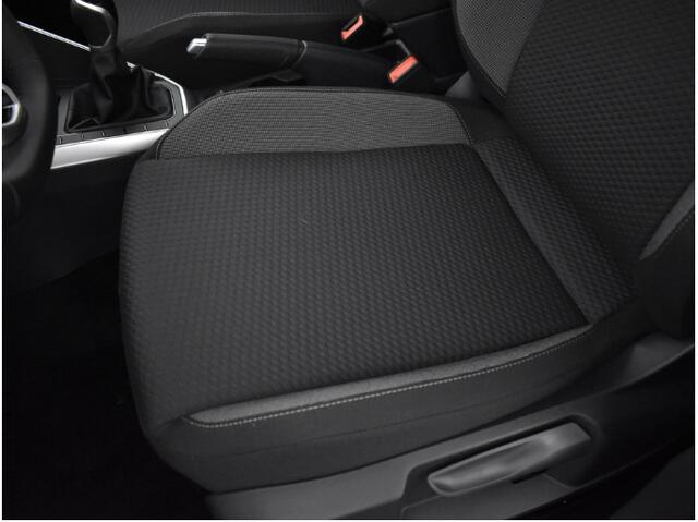 Volkswagen POLO Life Edition 1.0 TSI 95 pK 5 versn. Hand · Achteruitrijcamera · regensensor · Voorraad OUTLET · Prijs is inclusief inruilpremie ·