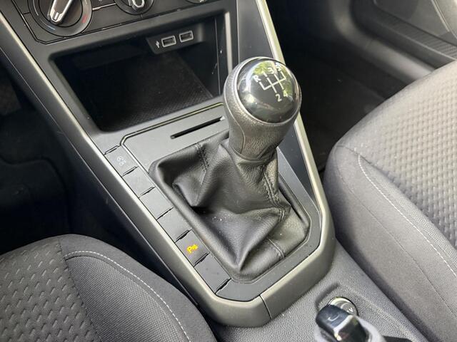 Volkswagen POLO 1.0 TSI Comfortline . NAVIGATIE . PARKEERSENSOREN VOOR & ACHTER .