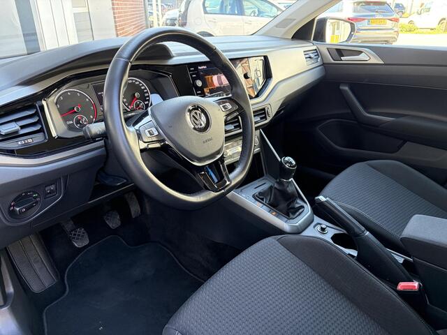 Volkswagen POLO 1.0 TSI Comfortline Business | Parkeer sensoren | Camera | Climate | Carplay |