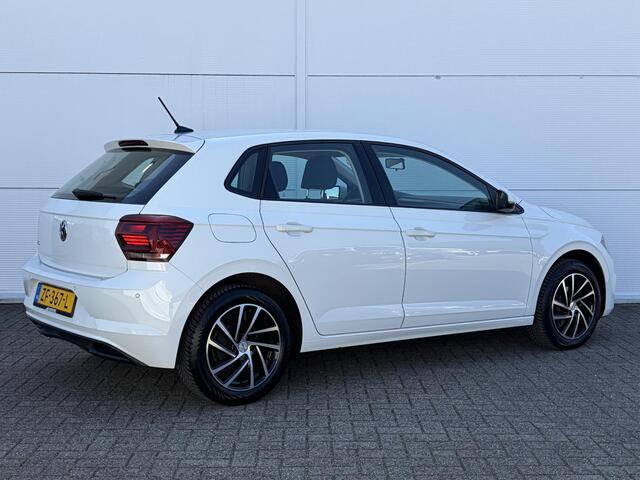Volkswagen POLO 1.0 TSI Comfortline / Executive-pakket (¤ 1.248) / Sensoren v + a / Apple Carplay/Android Auto / Lichtmetalen velgen multi-spaaks 16" /