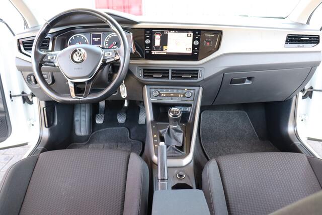 Volkswagen POLO 1.0 TSI Comfortline Business O.a: PDC, ACC, Clima, Navi, Carplay, DAB, Etc. All-in prijs!