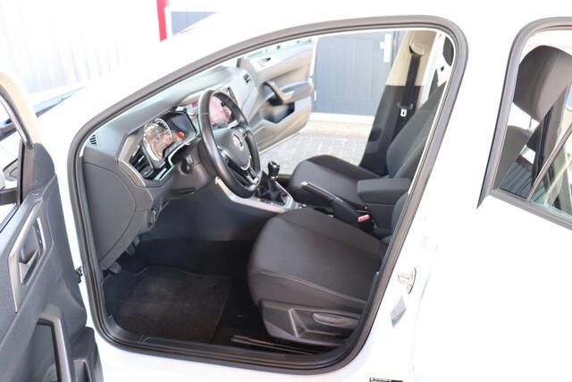 Volkswagen POLO 1.0 TSI Comfortline Business O.a: PDC, ACC, Clima, Navi, Carplay, DAB, Etc. All-in prijs!